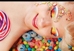 從芭比粉唇到藍紫色眼影，多巴胺流行的背后是什么？