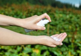 使用防曬噴霧也要注意保護(hù)肺部！！！